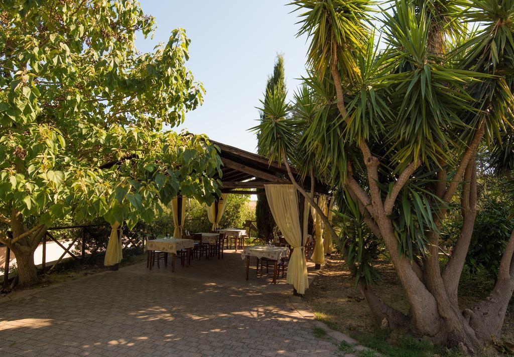 B&B Corte Degli Struzzi Pescia Romana Kültér fotó